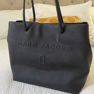 Marc Jacobs logo shopper tote